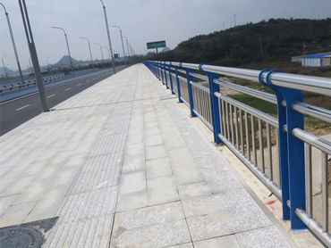 贵阳碳素钢桥梁护栏